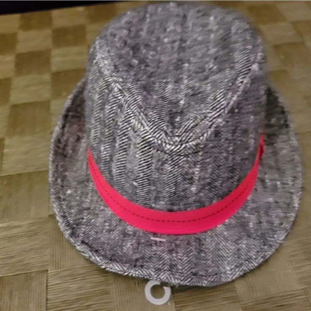 BRAND NEW BABY HAT - Picture 4 of 12